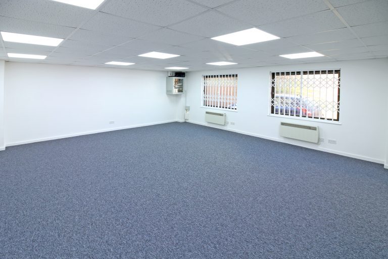 Little Mundells, Welwyn Garden City for lease Interior Photo- Image 1 of 5