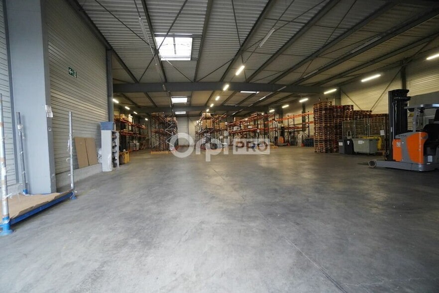Industrial in Dijon for lease - Interior Photo - Image 1 of 7