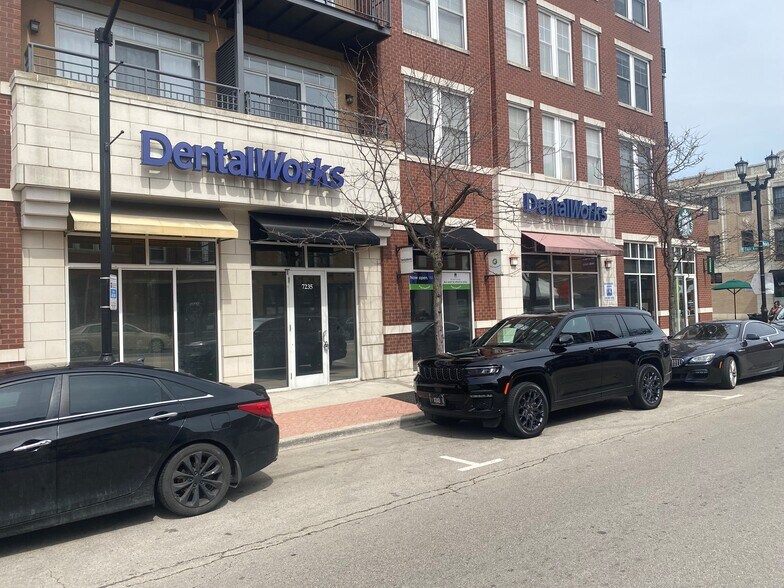 7231-7255 Madison St, Forest Park, IL à louer - Photo du bâtiment - Image 3 de 14