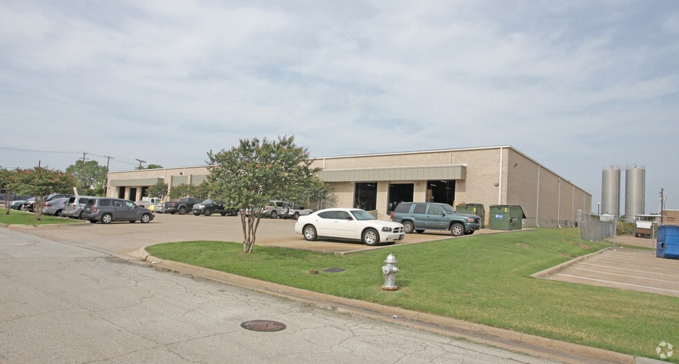 405-407 113th St, Arlington, TX for lease - Building Photo - Image 2 of 3