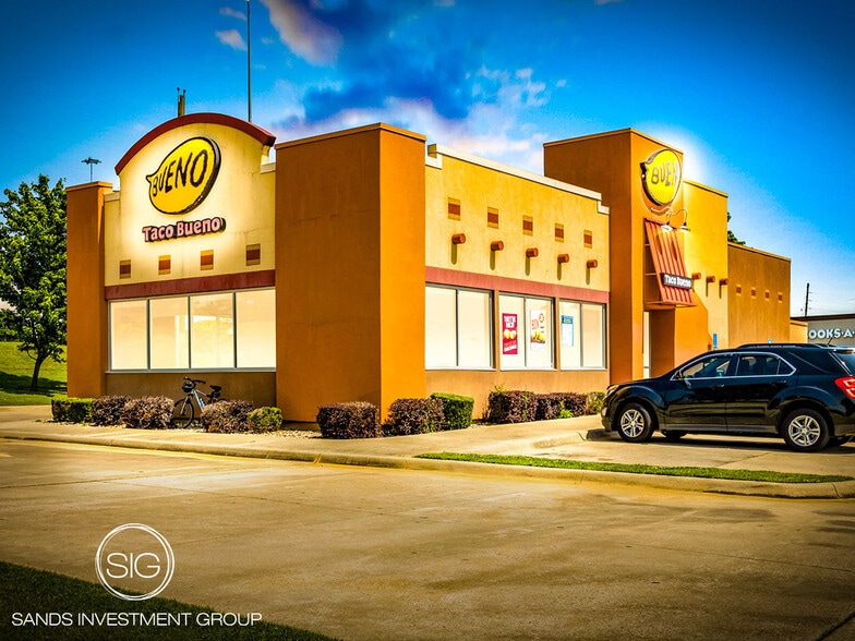 2400 Richmond Rd, Texarkana, TX à louer - Photo du bâtiment - Image 1 de 14
