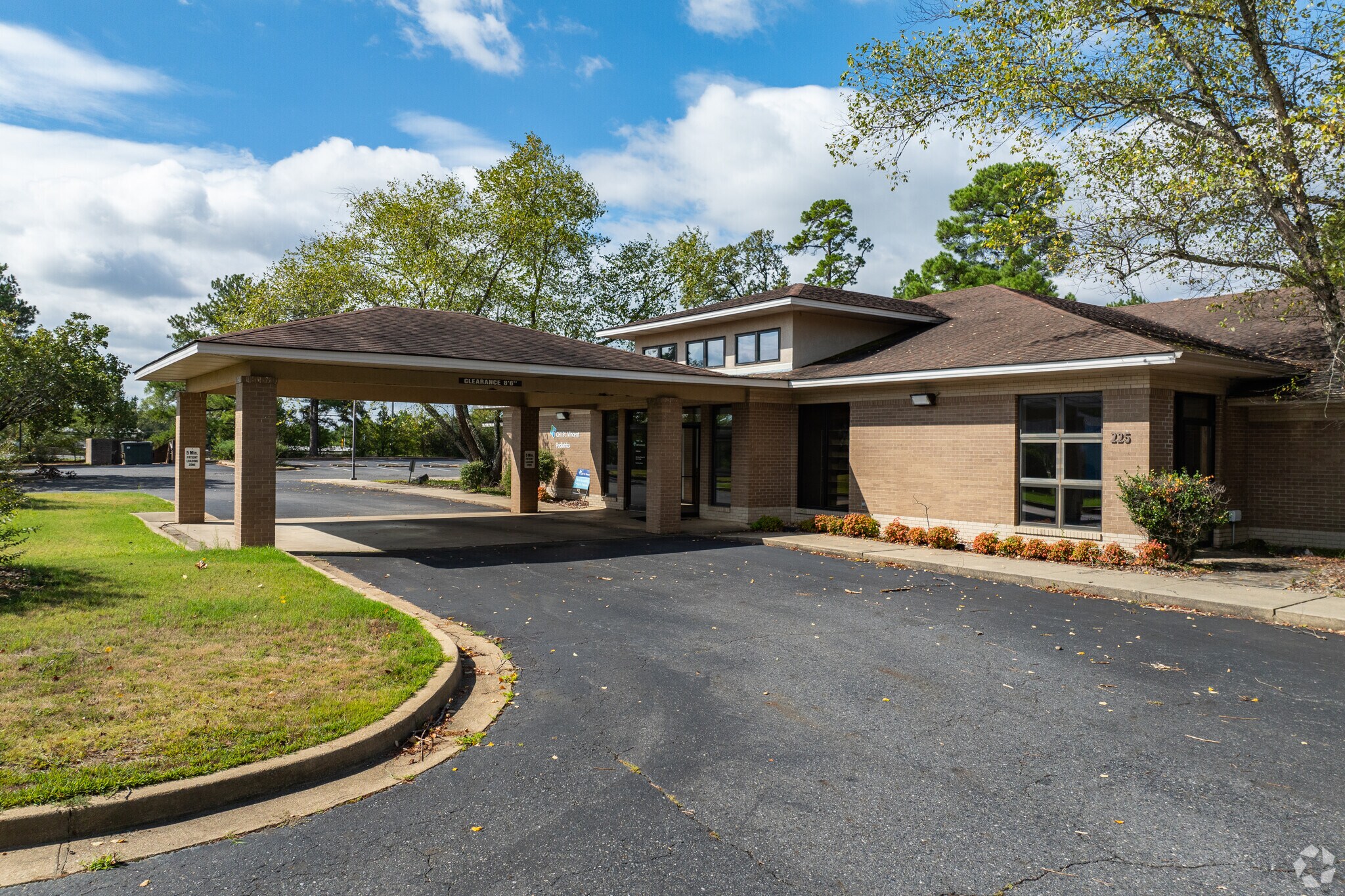 225 McAuley Ct, Hot Springs, AR for lease Primary Photo- Image 1 of 14