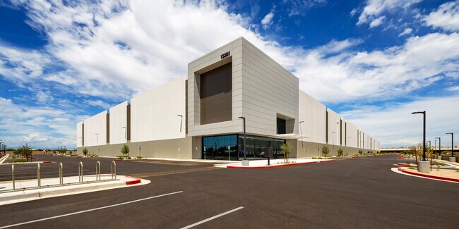 Plus de détails pour 13301 N 137th Ave, Surprise, AZ - Industriel à louer