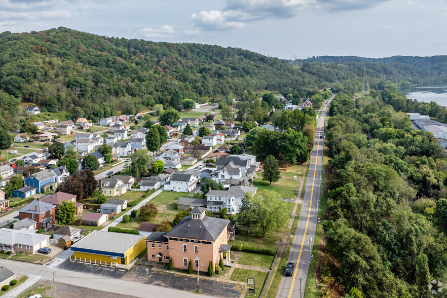 900 Ridge Ave, New Cumberland, WV for sale - Aerial - Image 2 of 4