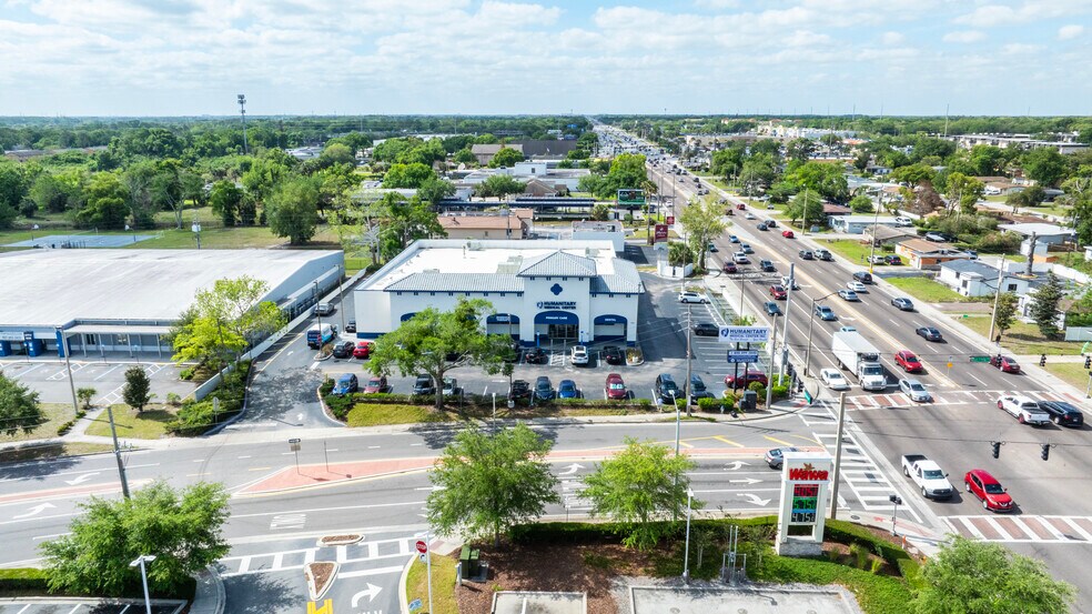 1303 S Semoran Blvd, Orlando, FL à vendre - Photo du bâtiment - Image 2 de 2