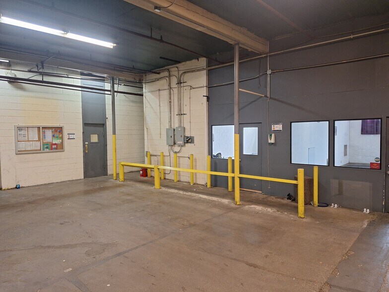 740 N Albany Ave, Chicago, IL à louer - Photo du bâtiment - Image 3 de 6