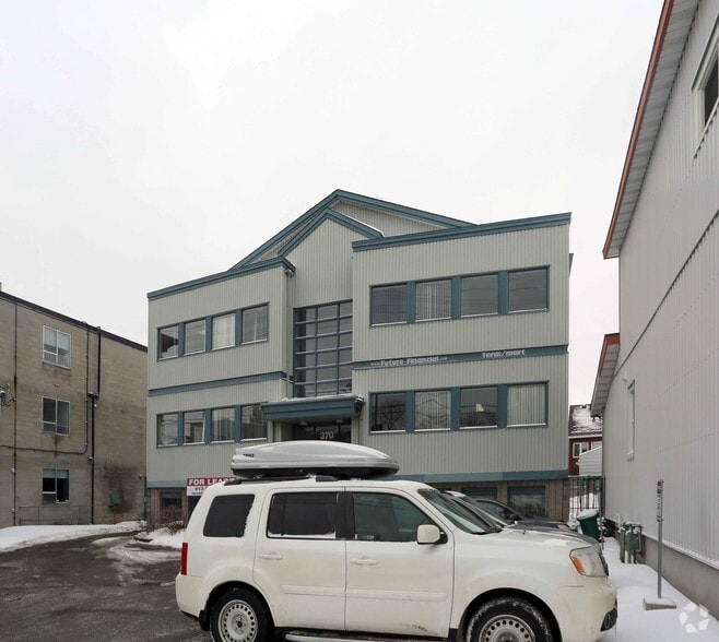 370 Churchill Ave N, Ottawa, ON à louer - Photo du bâtiment - Image 2 de 5