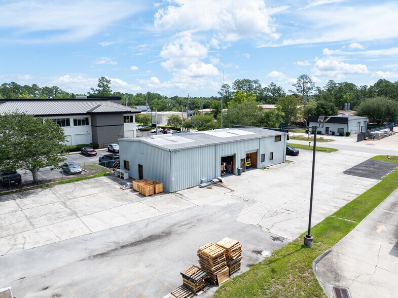 9550 Sunbeam Center Dr, Jacksonville, FL à vendre - Photo du bâtiment - Image 2 de 11