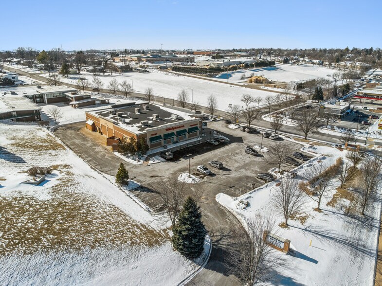 1401 Springdale St, Mount Horeb, WI à vendre - Photo du bâtiment - Image 3 de 7