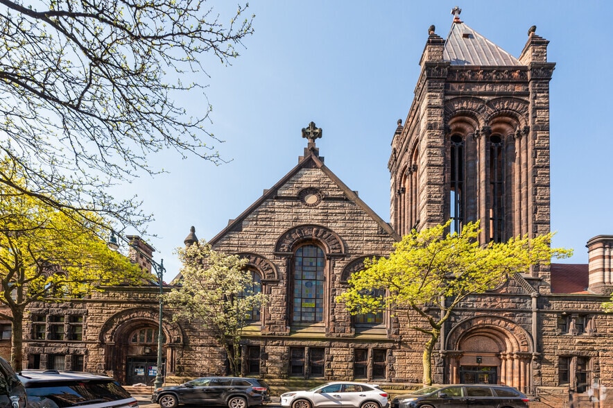 230 Lenox Ave, New York, NY for sale - Primary Photo - Image 1 of 4
