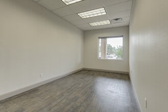 3402 73rd St, Lubbock, TX for lease Interior Photo- Image 2 of 11