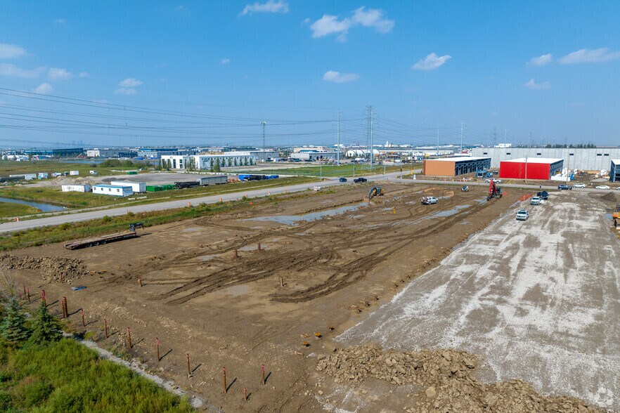 11 Heatherglen Pl, Calgary, AB à vendre - Photo du bâtiment - Image 3 de 11