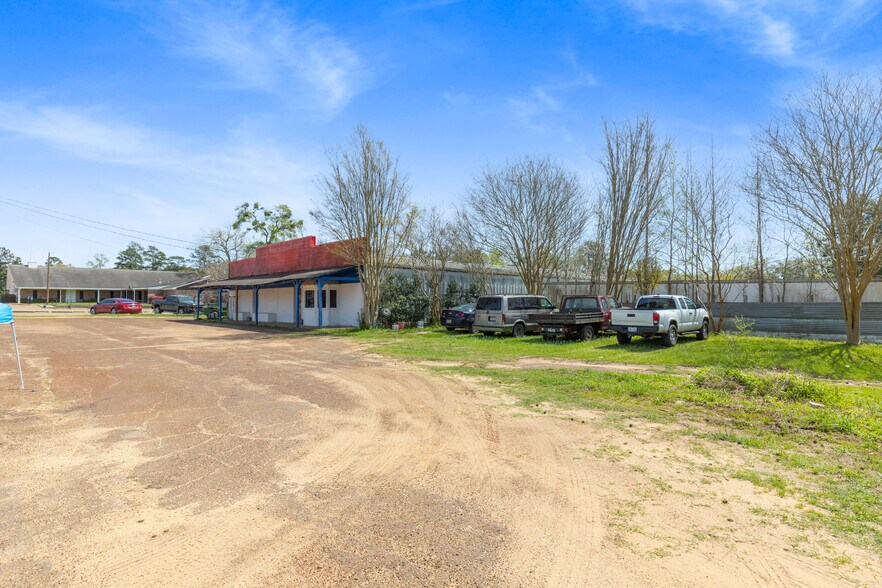 21120 Highway 105, Cleveland, TX à vendre - Photo du bâtiment - Image 3 de 7