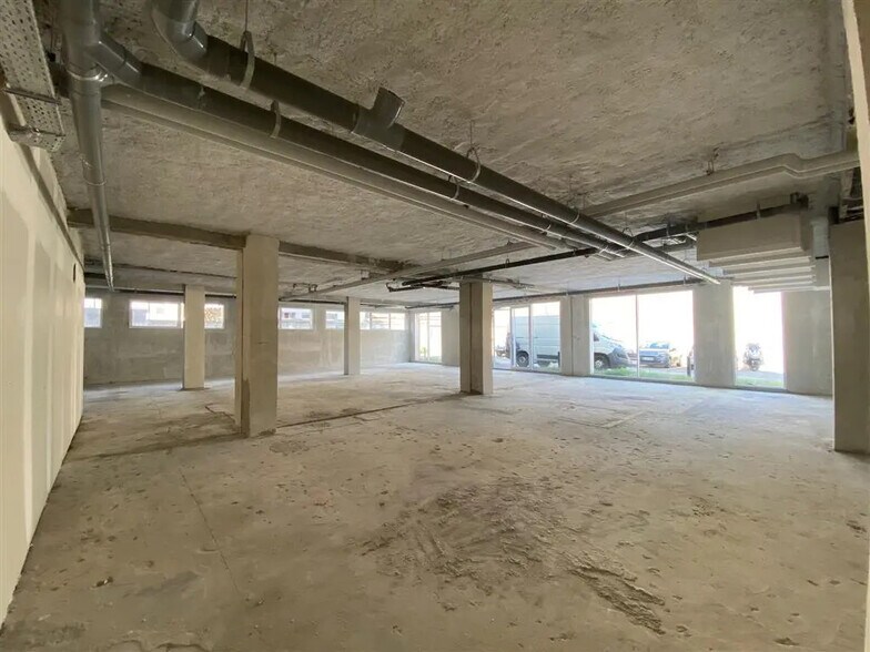 Local d'activités dans Ivry-sur-Seine à vendre - Photo du bâtiment - Image 3 de 7