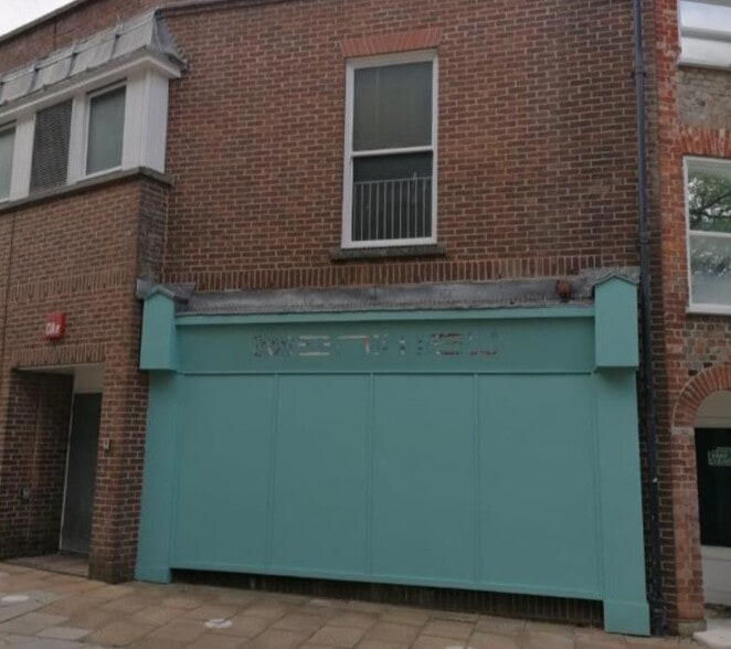 32-39 High St, Newport for lease - Building Photo - Image 2 of 4