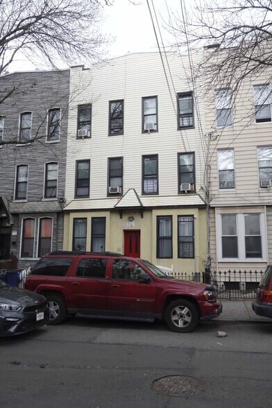 371 Menahan St, Brooklyn, NY à vendre - Photo du bâtiment - Image 1 de 3