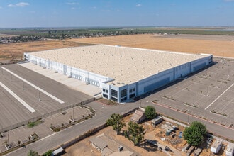 W Paige Ave & S I St, Tulare, CA - AERIAL  map view