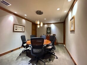 90 Grove St, Ridgefield, CT for lease Interior Photo- Image 2 of 4