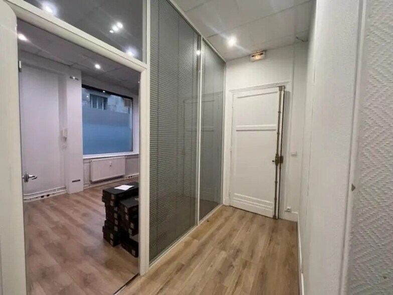13 Rue Du Général Delestraint, Paris for lease - Interior Photo - Image 2 of 5