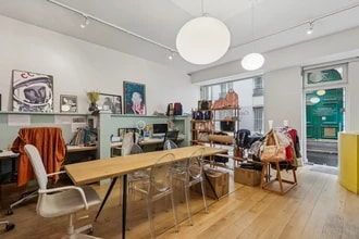 21 Rue Michel Le Comte, Paris for lease Interior Photo- Image 1 of 6