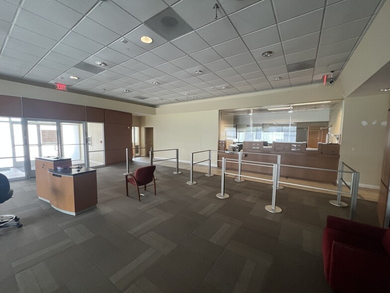 8217 Mall Pky, Lithonia, GA for sale - Building Photo - Image 3 of 4