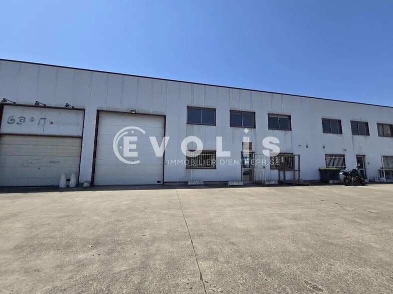 Office in Wissous for lease - Building Photo - Image 1 of 8