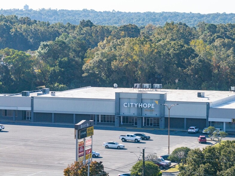 4693 Airport Blvd, Mobile, AL for lease - Building Photo - Image 2 of 3