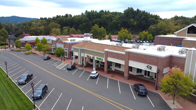 21 Ensign Dr, Avon, CT à louer Photo du bâtiment- Image 2 de 2