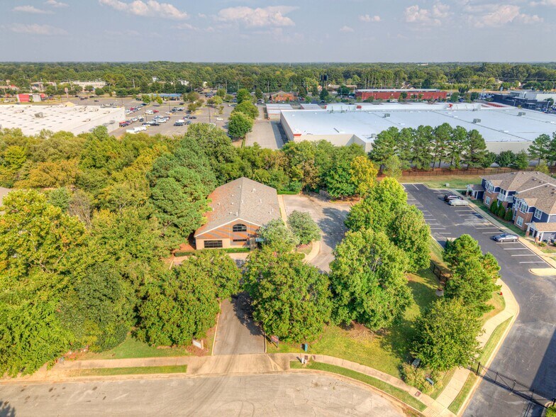 520 Trinity Creek Cv, Cordova, TN à vendre - Photo du bâtiment - Image 3 de 31