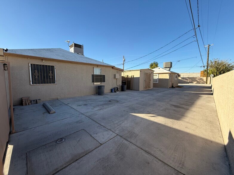 3706 Vegas Dr, Las Vegas, NV à vendre - Photo du bâtiment - Image 3 de 5