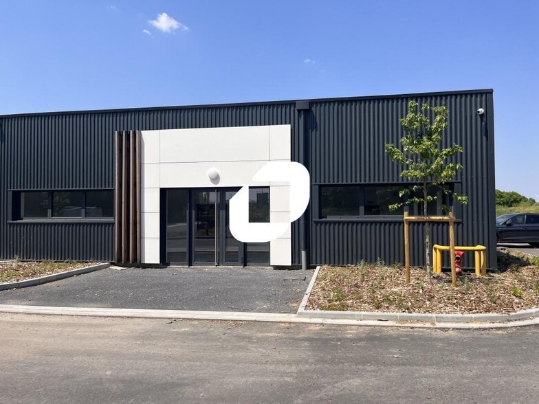 47 Rue De Reckem, Neuville-en-Ferrain for lease - Building Photo - Image 2 of 4