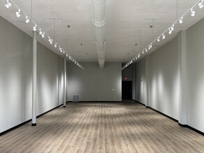 121 S 4th St, Manhattan, KS à louer Photo intérieure- Image 2 de 4