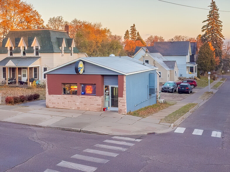 127-129 E Hewitt Ave, Marquette, MI à vendre - Photo du bâtiment - Image 2 de 33