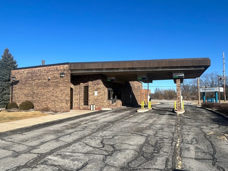 1300 Sheffield Dr, Dyer, IN à vendre - Photo du bâtiment - Image 2 de 6