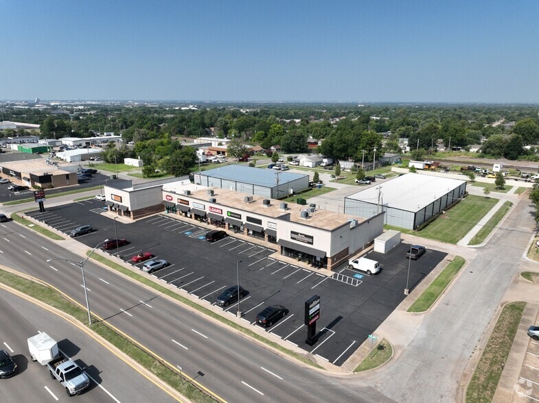 601-617 S Broadway, Edmond, OK for lease - Matterport Community - Image 2 of 9