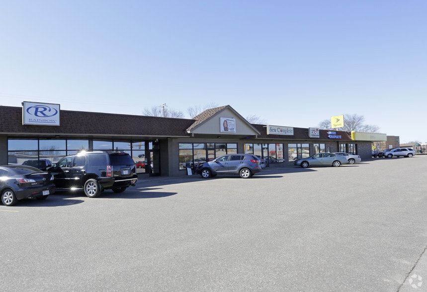 1402-1500 S Hastings Way, Eau Claire, WI for lease - Building Photo - Image 3 of 6