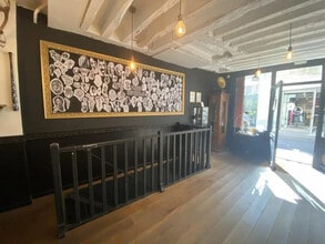 Commerce de détail dans Paris à louer Hall d’entrée- Image 2 de 5