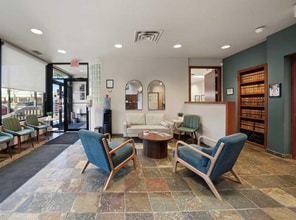 5233 49 Ave, Red Deer, AB à louer Photo intérieure- Image 2 de 4