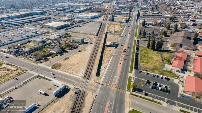 More details for 401 E Truxtun Ave, Bakersfield, CA - Land for Sale