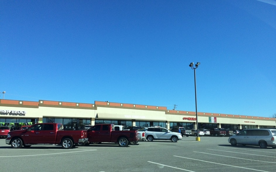 2126 N 1st St, Jacksonville, AR à louer - Photo du bâtiment - Image 2 de 6