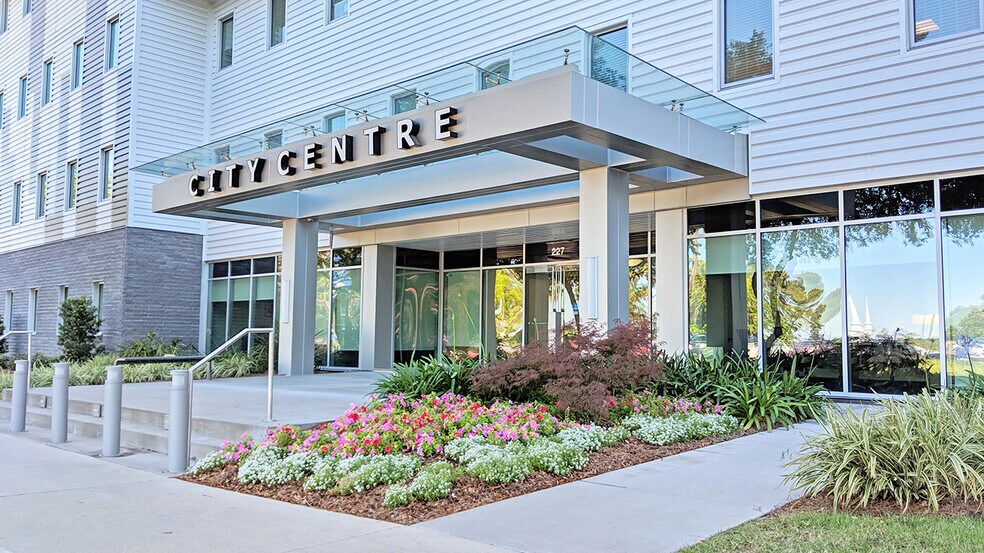 227 N Bronough St, Tallahassee, FL à louer - Photo du bâtiment - Image 3 de 11