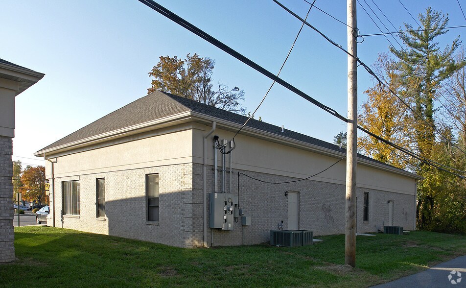 5440 N Illinois St, Fairview Heights, IL à vendre - Photo du bâtiment - Image 3 de 7