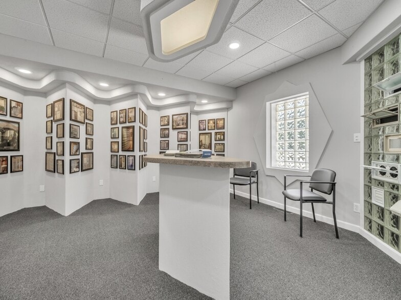 4018 12th St NW, Canton, OH for sale - Interior Photo - Image 2 of 52