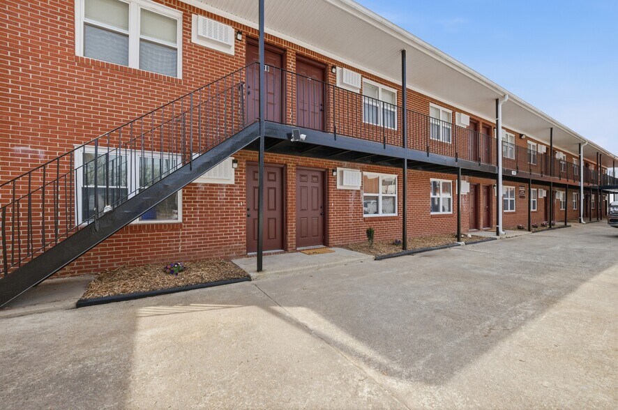 725 Guy Ave, Norfolk, VA à vendre - Photo du bâtiment - Image 1 de 8