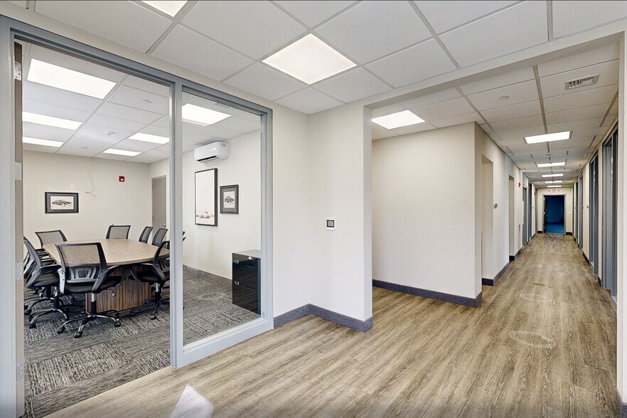 10 Kingsbridge Rd, Fairfield, NJ à louer - Numérisation 3D de Matterport - Image 3 de 24