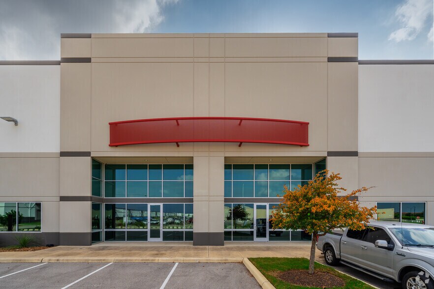 638 Davy Crockett Rd, San Antonio, TX à louer - Photo du bâtiment - Image 3 de 6