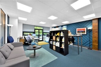 496 Ferry Rd, Edinburgh for lease Interior Photo- Image 1 of 1