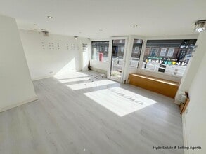 426 Bury Old Rd, Manchester for lease Interior Photo- Image 1 of 7