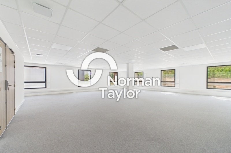 Office in Montpellier for lease - Building Photo - Image 3 of 14