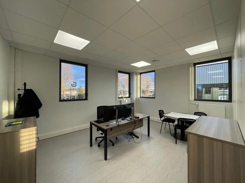 6 Rue Elisa Lemonnier, Le Petit-Quevilly à louer - Photo du bâtiment - Image 3 de 21